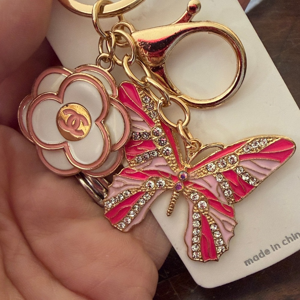 Mint Fashion Gold and White Floral Key Chain / Bag tag - Picture 8 of 8